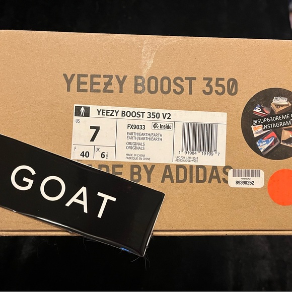 Yeezy Boost 350 v2 in Earth - Picture 6 of 7